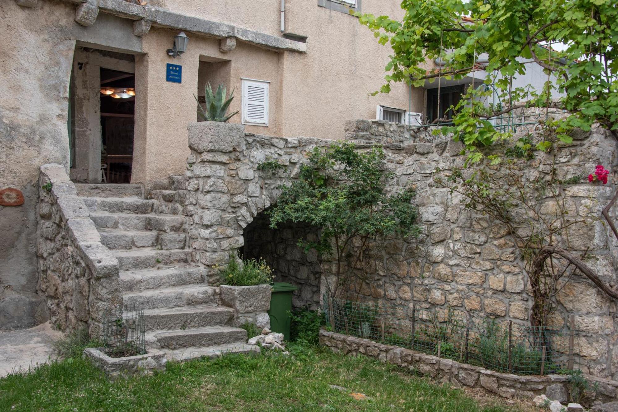 Apartman Nives Lubenice Exterior photo